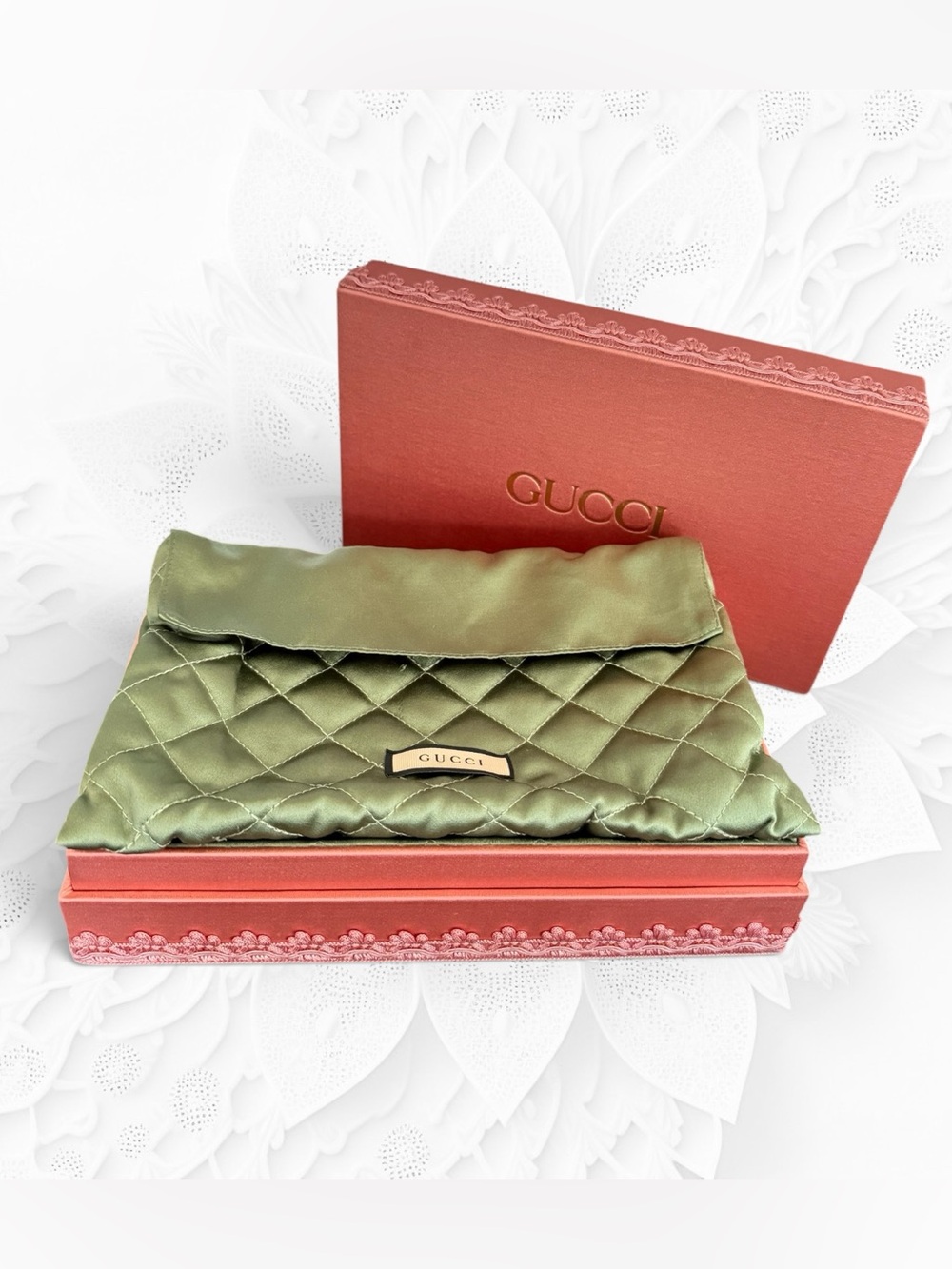 Authentic Gucci Limited Edition Presentation Box with Quilted Satin Dust Bag